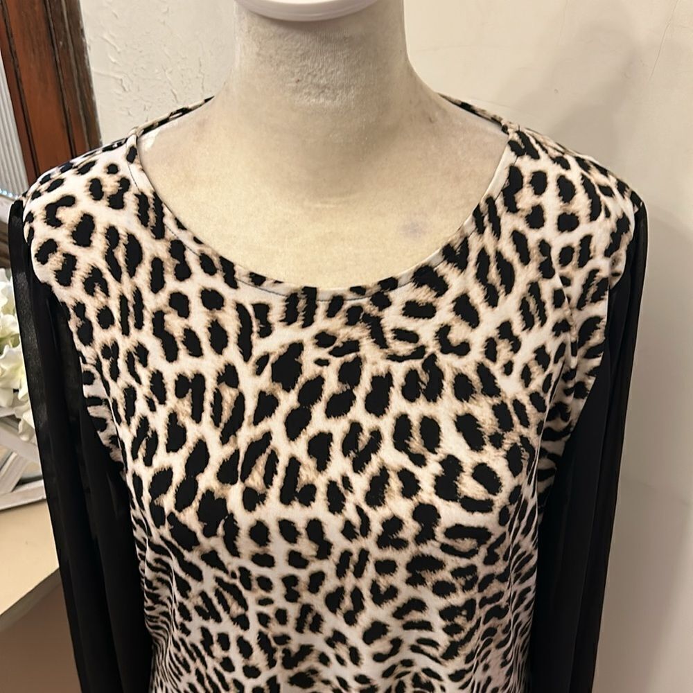 Vince Camuto animal print long black sheer sleeve blouse Size L EUC - Picture 3 of 11